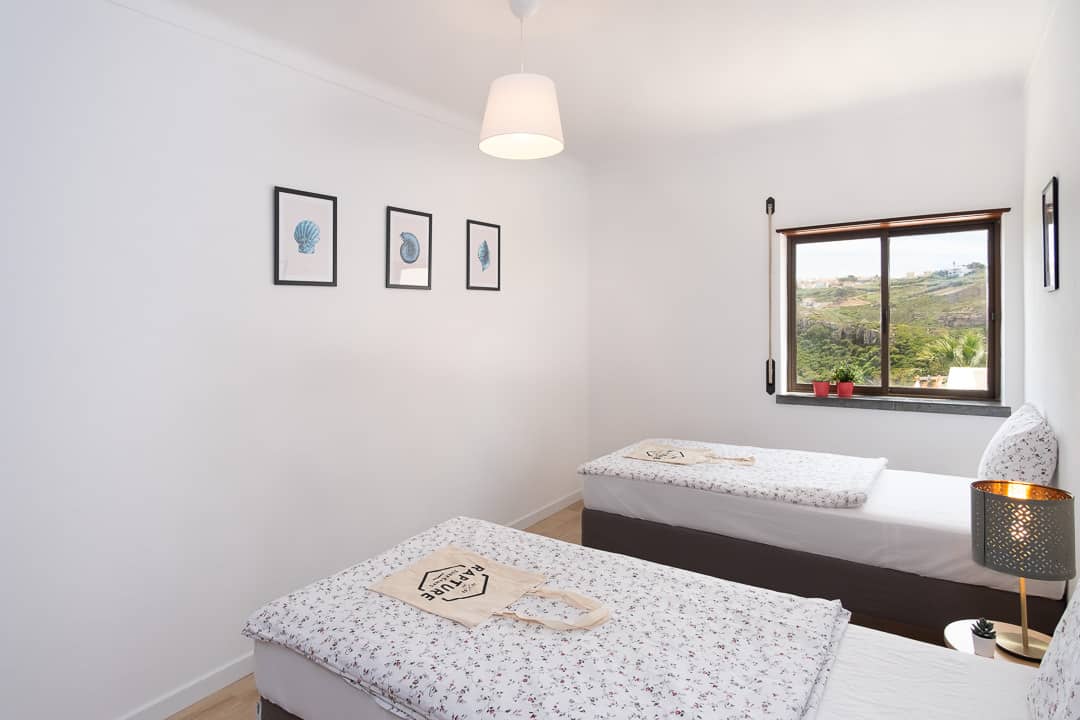 Zweibettzimmer im Surfcamp-Apartment