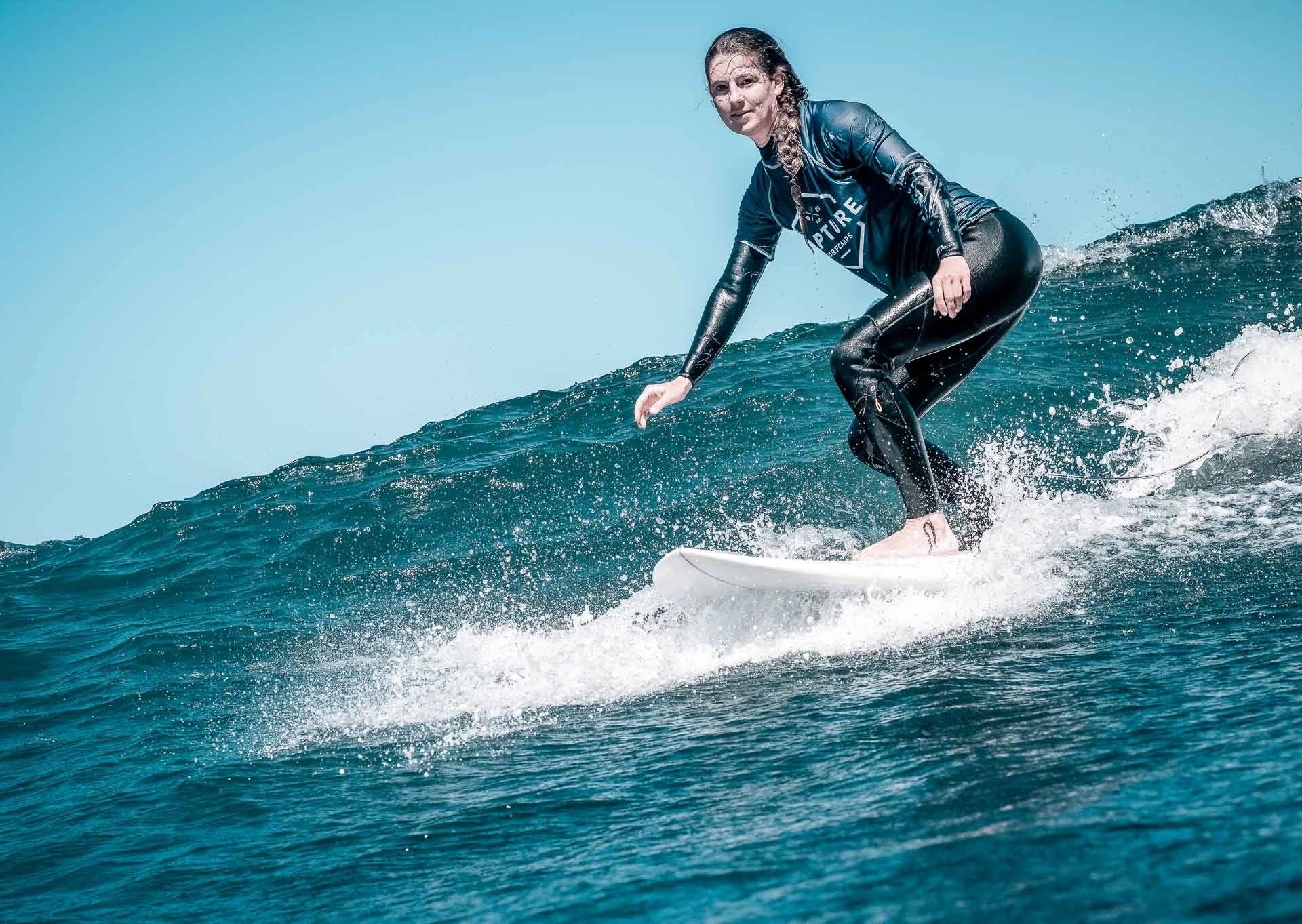 Beginner-Surfer-Girl-Ericeira