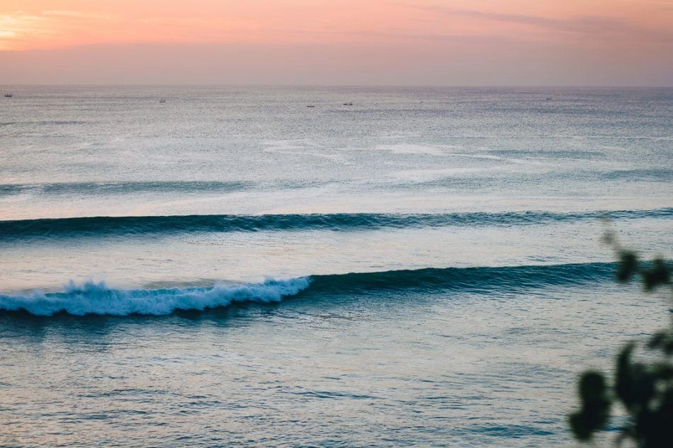 surfing bali