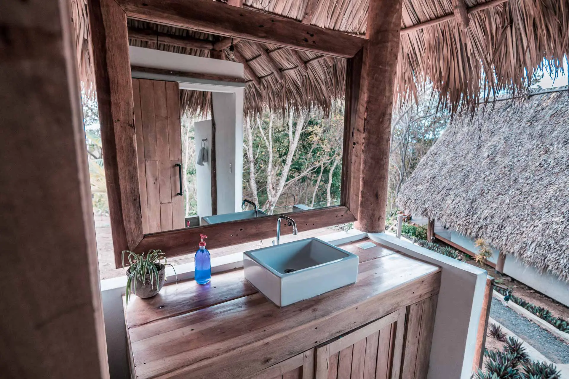 Rapture Surfcamp Nicaragua Grass Roof Bathroom