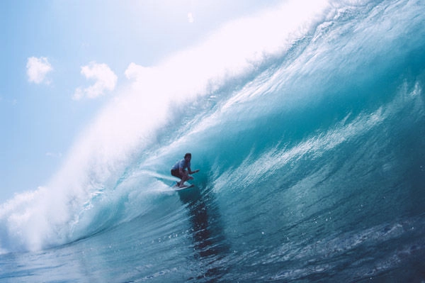 Surfing Padang Padang