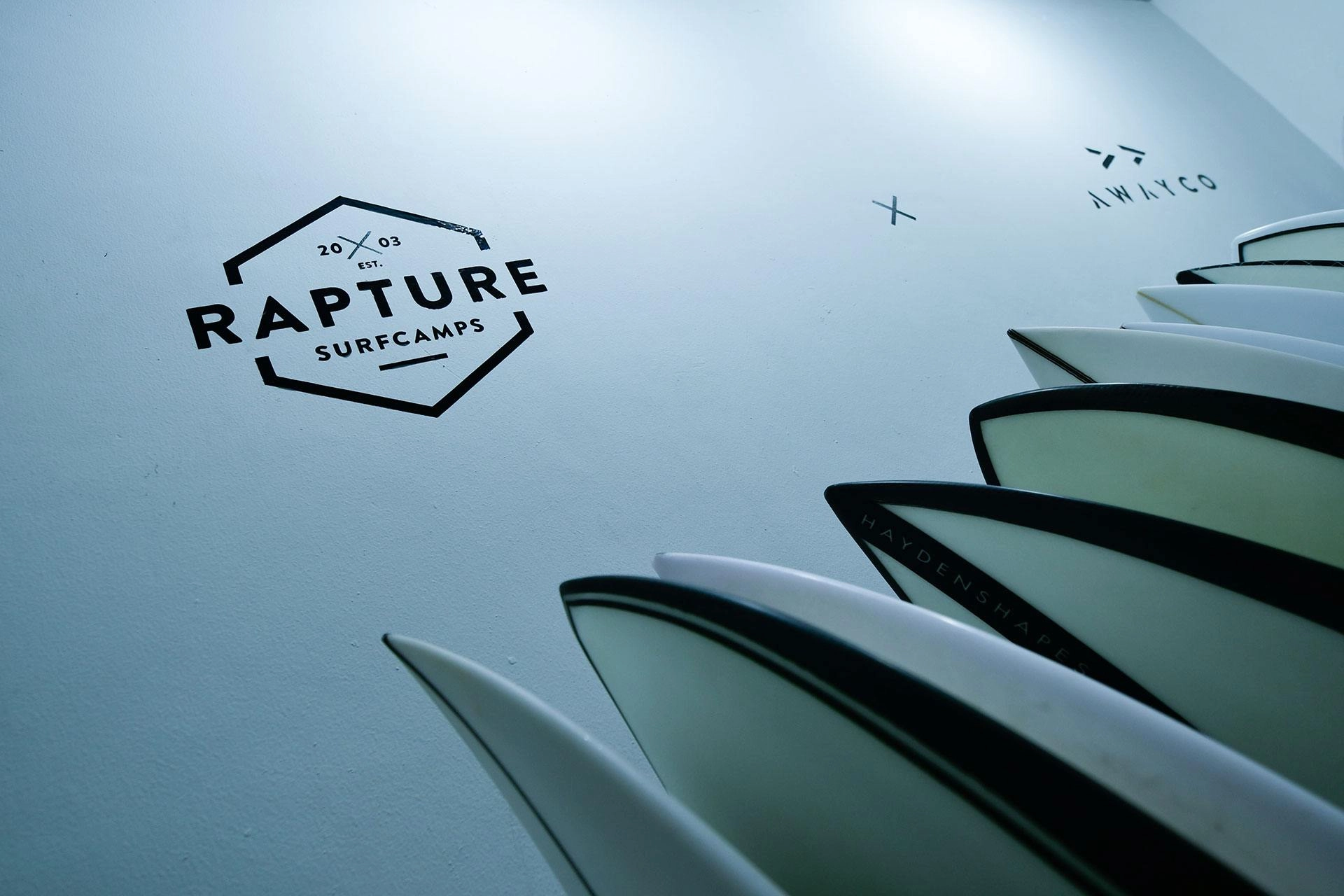 awayco rapture surfcamp bali reisen ohne surfboard