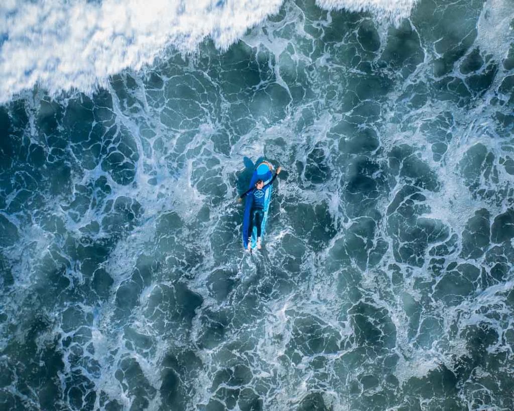 Rapturecamps Ericeira Sao Lourenco Surfer im Ozean