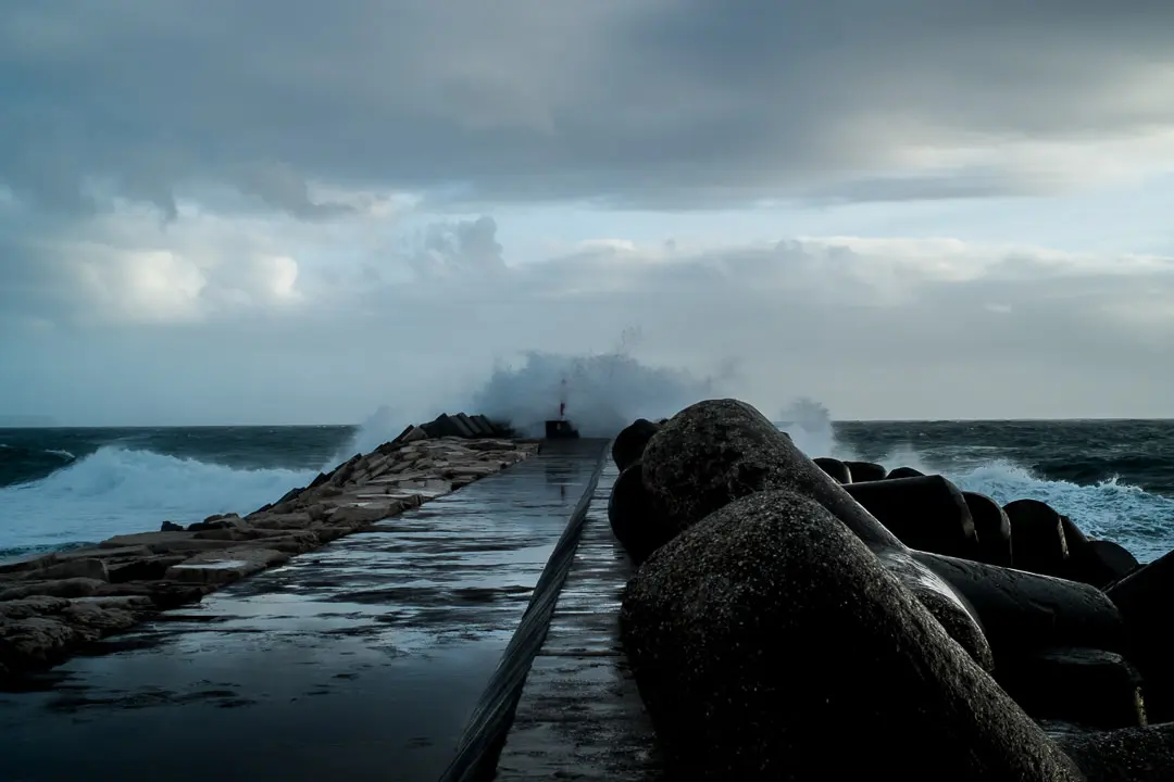A pontoon with waves clashing in ericeir