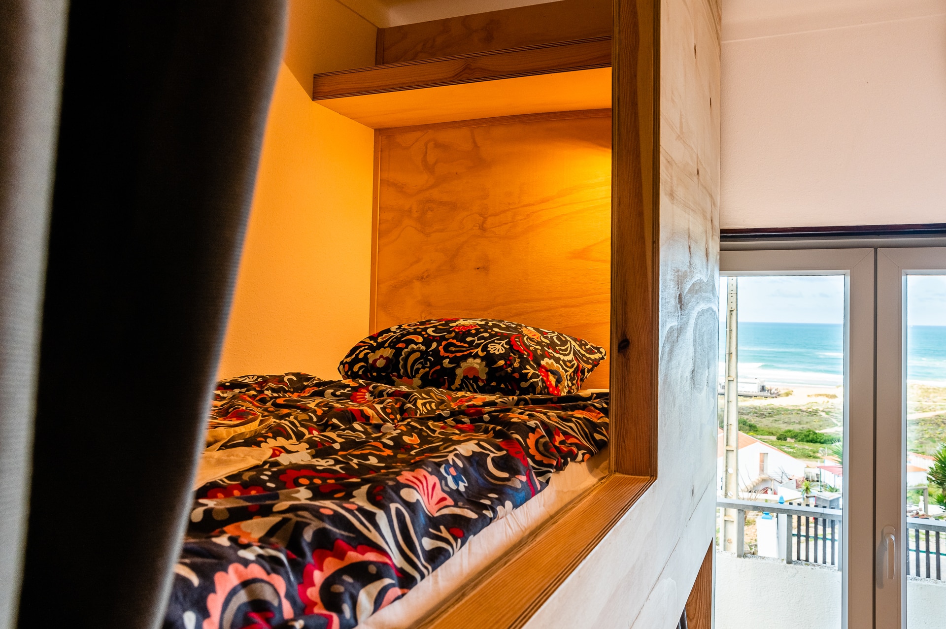 Rapturecamps Ericeira Sea view dorm entrance