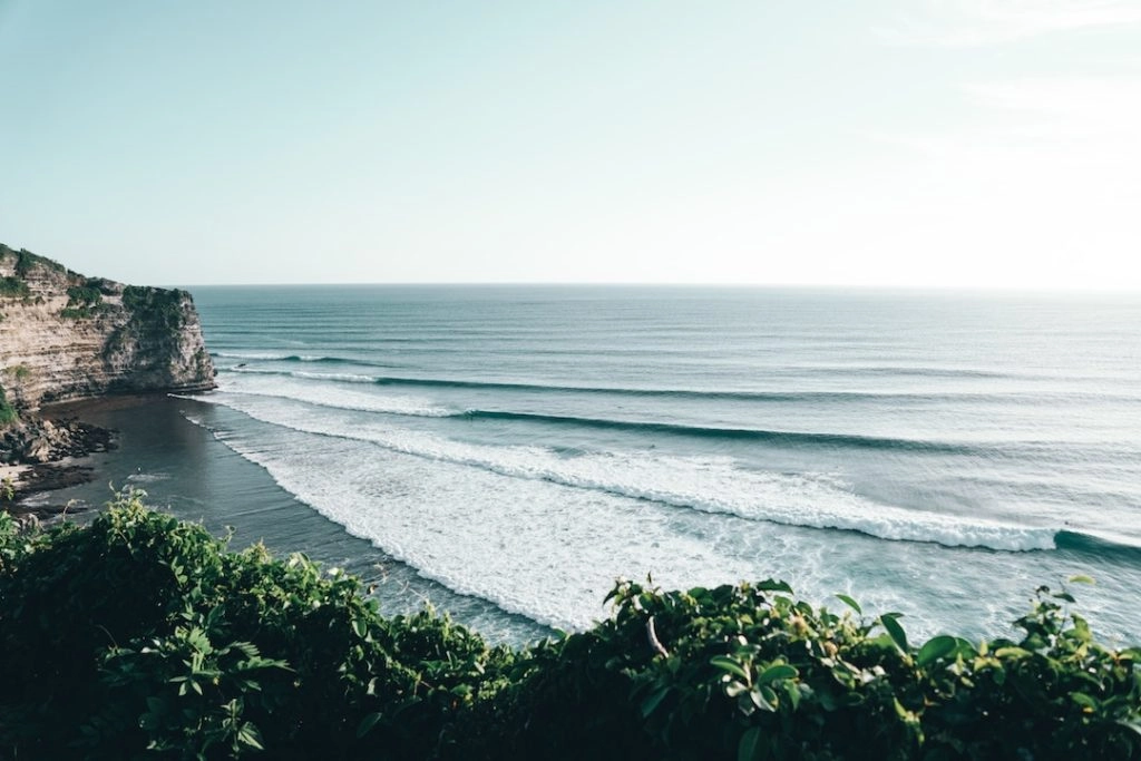 Surfing Uluwatu